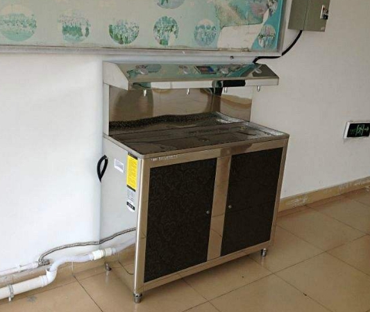 深究不銹鋼直飲水機日常如何工作原理分析