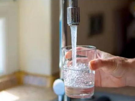 直飲水機的時代該怎么挑選直飲水設備